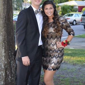 Windsor PERFECT Size L sequin and fitted dress